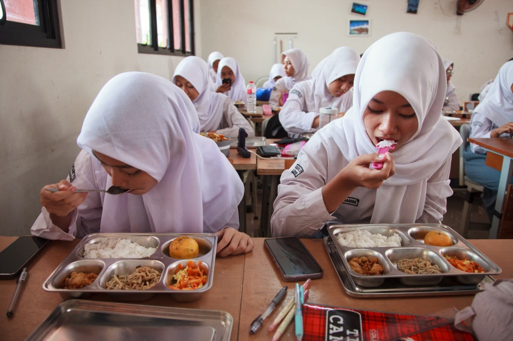 Indonesia government has announced Free meals program to all students